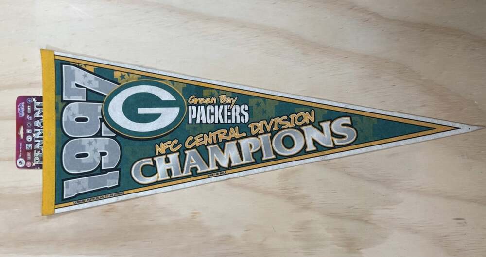 Green Bay Packers 1997 NFC Central Champions Pennant NFL Football w/Original Tag